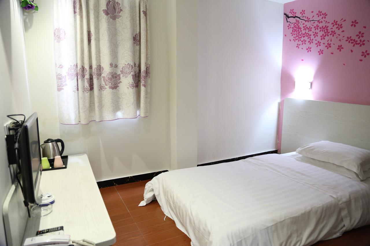 V8 Hotel Xicun Subway Branch Kanton Exterior foto