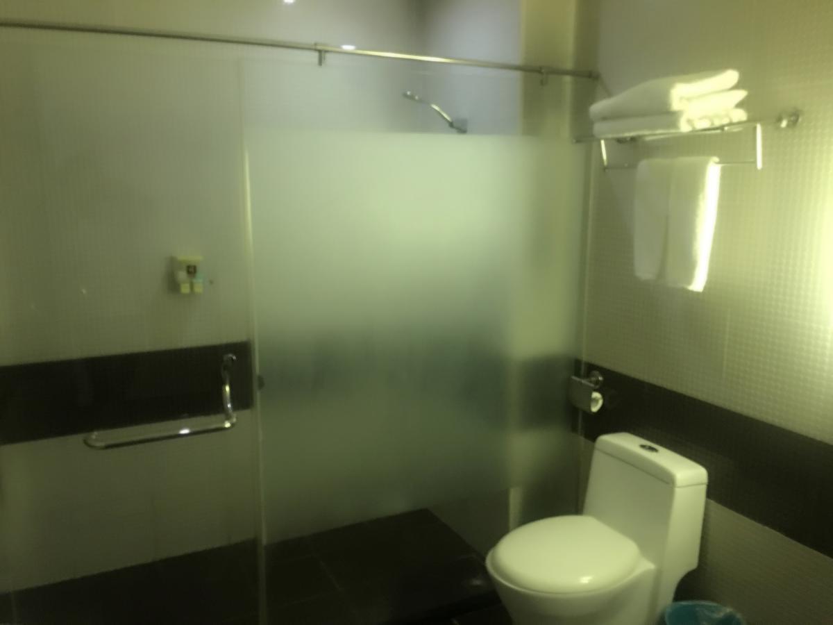 V8 Hotel Xicun Subway Branch Kanton Exterior foto